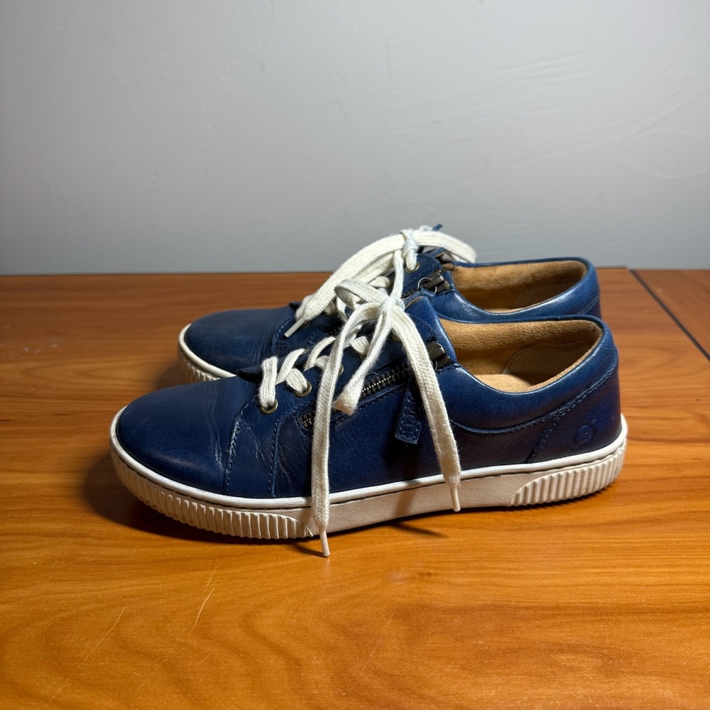 BORN Paloma Navy Blue Leather Sneaker Low Top‎ Fashion Casual Comfort Zip Detail